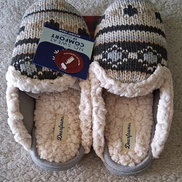 Dearfoams Women's Patterned Knit Slippers - Black, Cream, and Tan - Picture 2 of 3